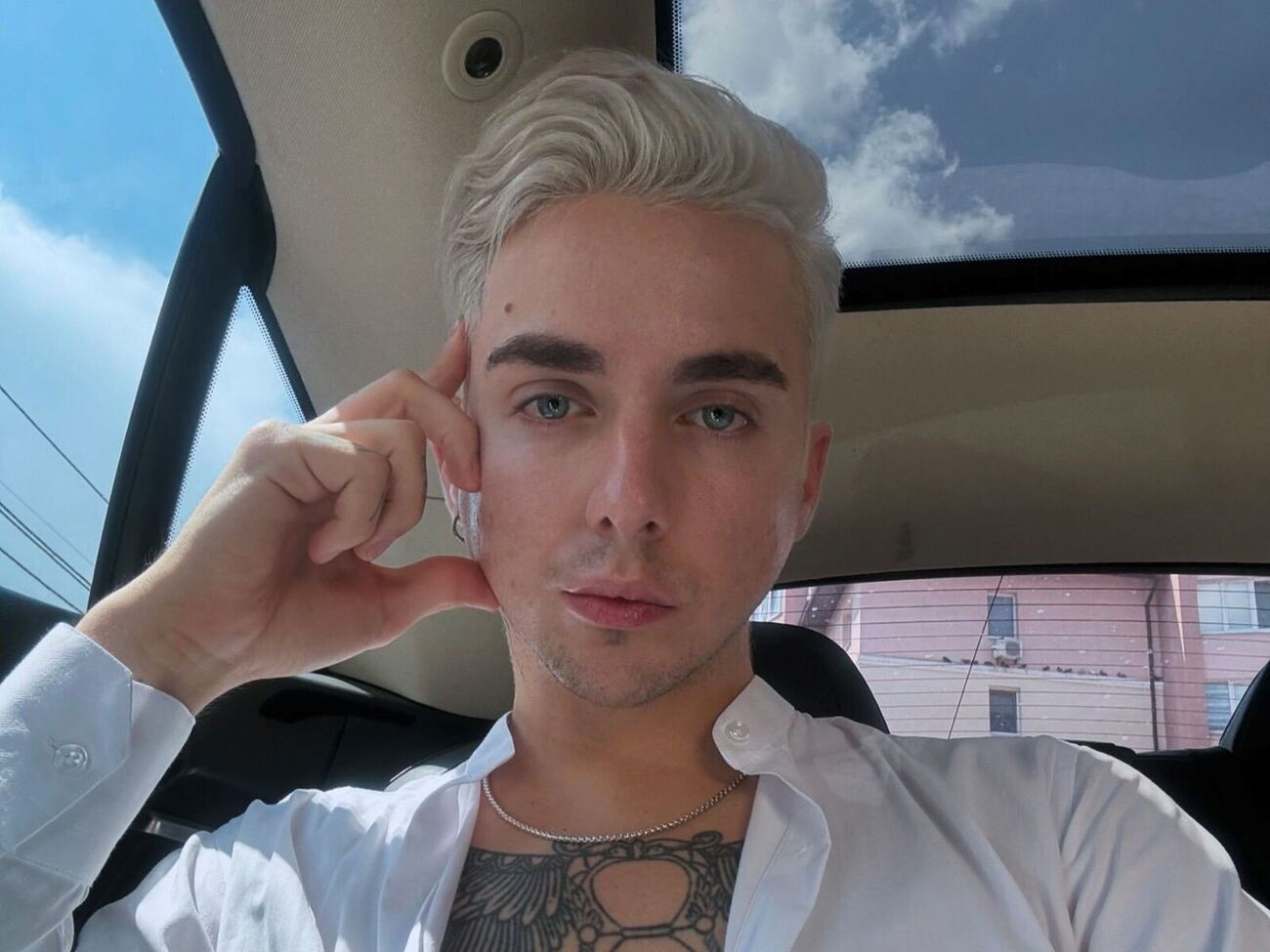 Melovin: Просто відчуваю себе людиною в пошуках кохання