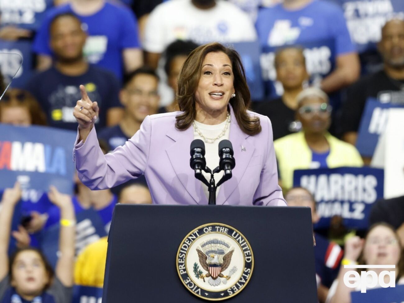 Гарріс і Трамп зустрінуться двічі на каналі АВС