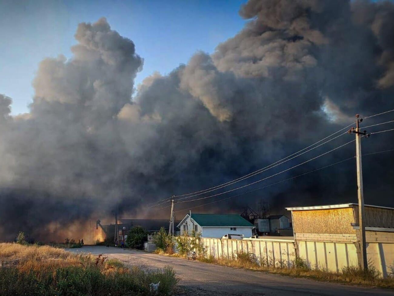 Пожар тушили примерно три часа