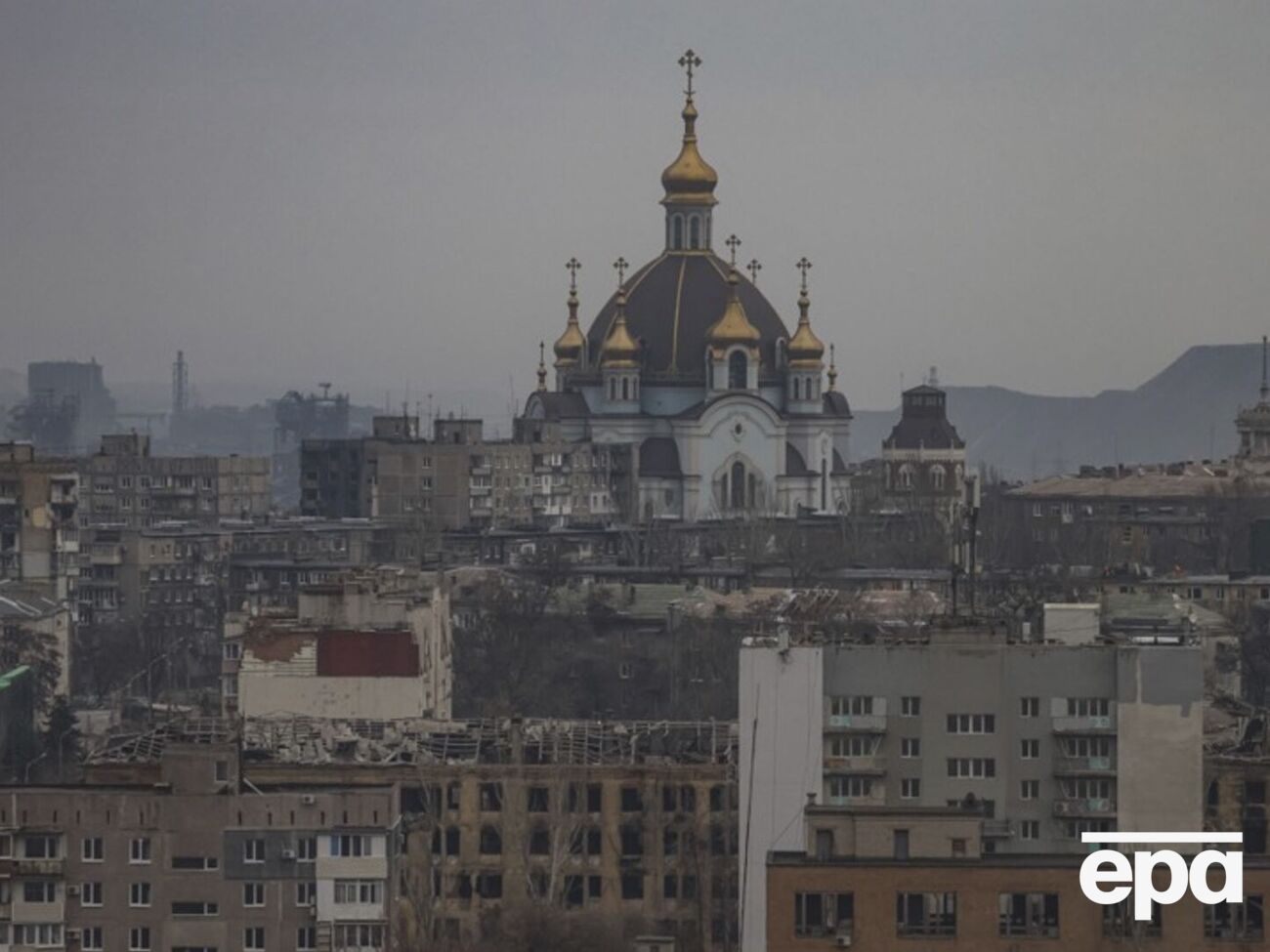 Оккупанты планируют использовать "бесхозное" жилье в Мариуполе для беженцев из России, отметили в горсовете