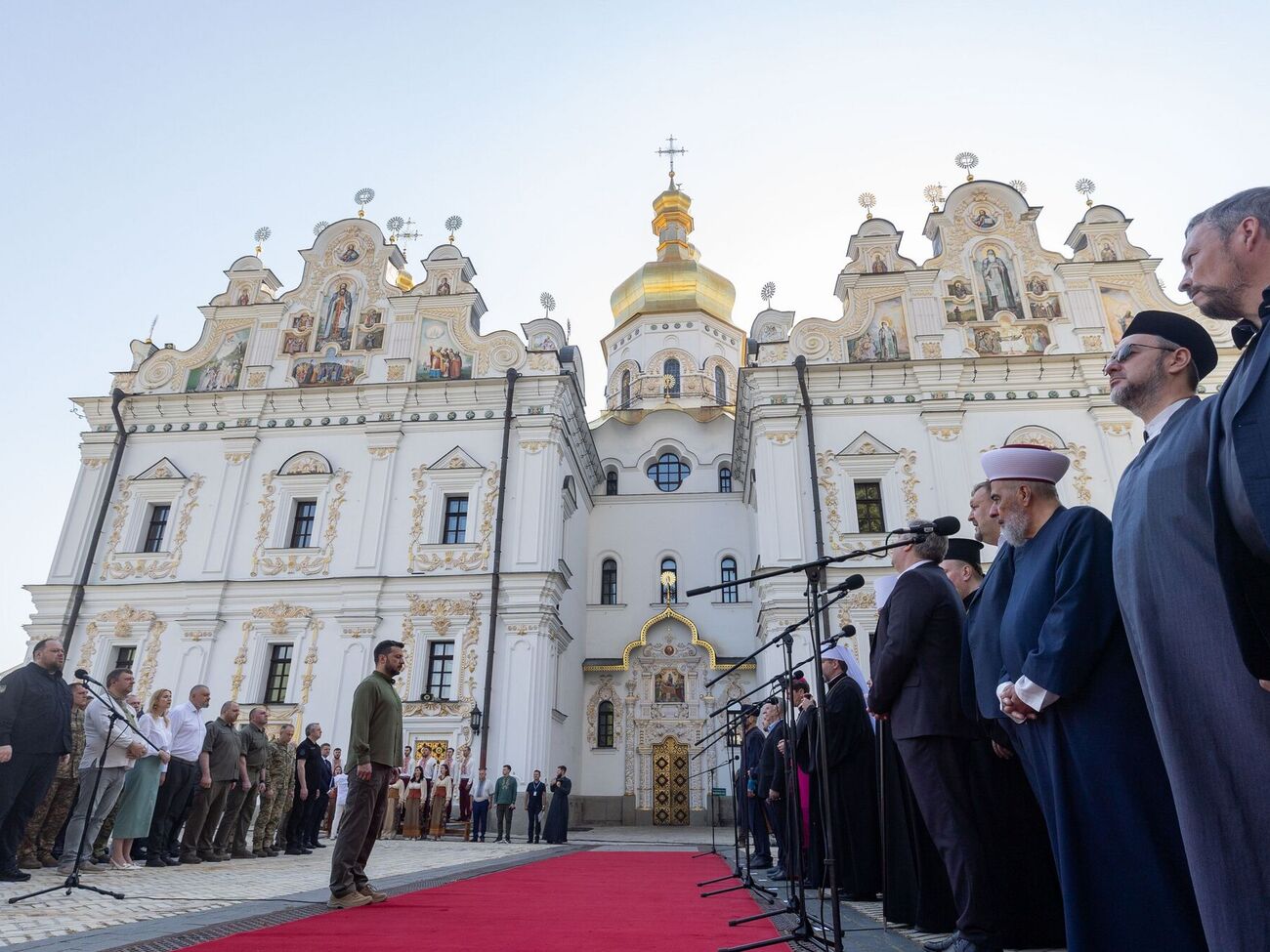 Зеленский: Законопроект должен добавить Украине соборности