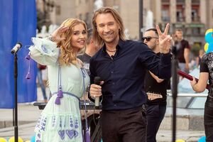 За словами Горбенка, Винник покинув Україну разом із дружиною, співачкою Таюне
