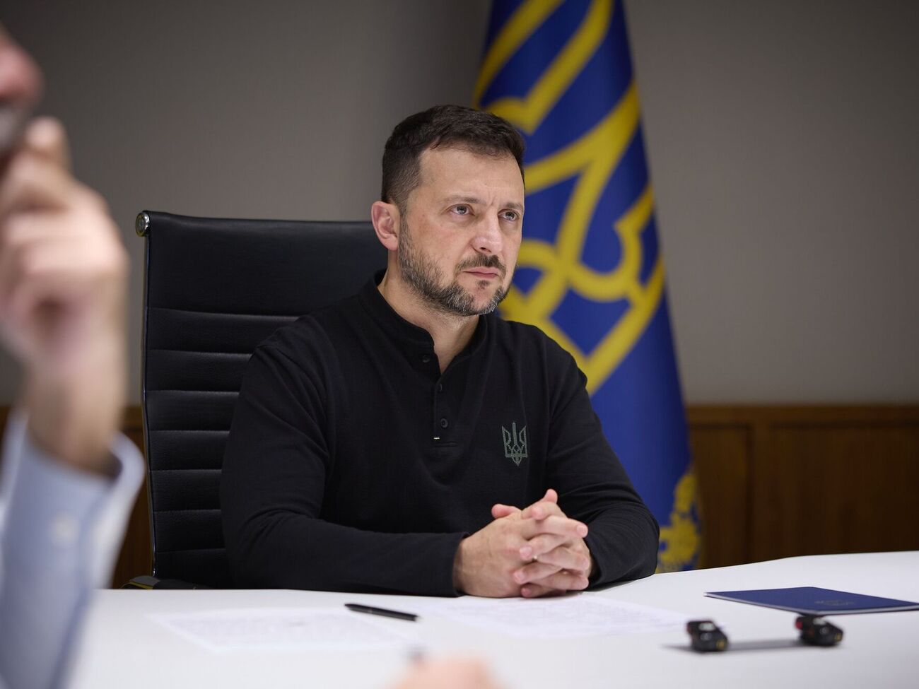 Зеленский сообщил, о чем говорил с Сырским