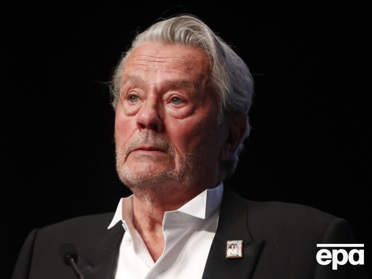 Делон скончался 18 августа в своем доме во французской коммуне Души в окружении семьи