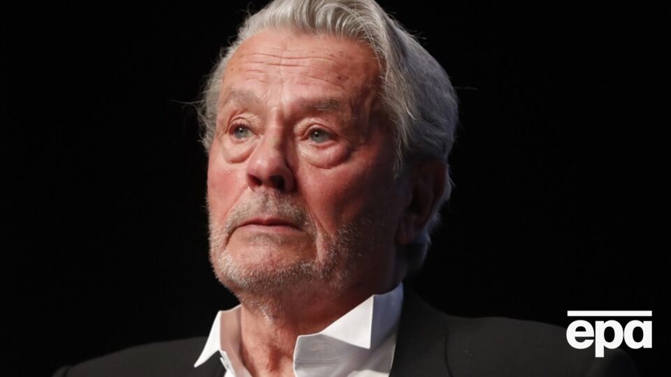 Делон помер 18 серпня у своєму будинку у французькій комуні Душі в оточенні сім'ї