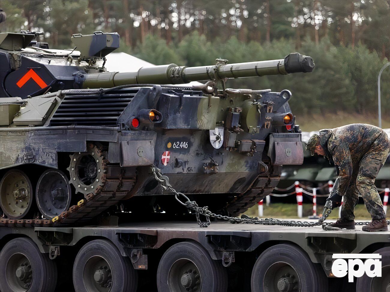 Германия поддерживает Украину деньгами и военной техникой "в той мере, в какой не делает этого ни один другой европейский партнер", заявили в ФРГ