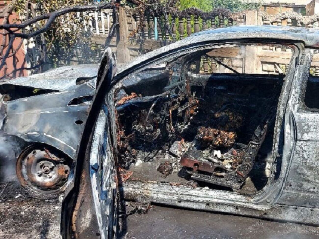 Ворог регулярно обстрілює населені пункти Донецької області