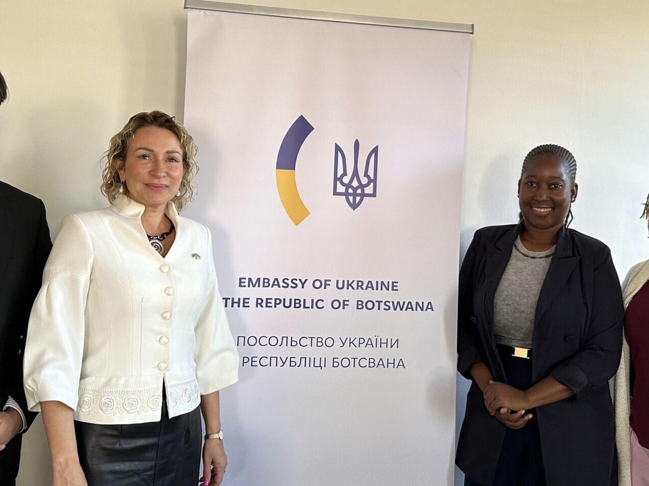 Раніше амбасадоркою Ботсвани за сумісництвом була Абравітова