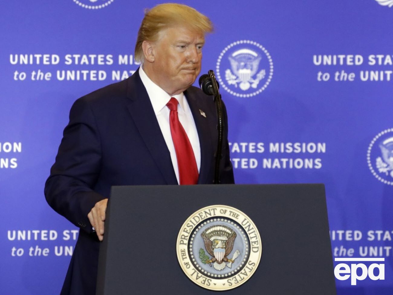 Из всех обнародованных Трампом фото, по данным журналистов Variety, реальное только одно
