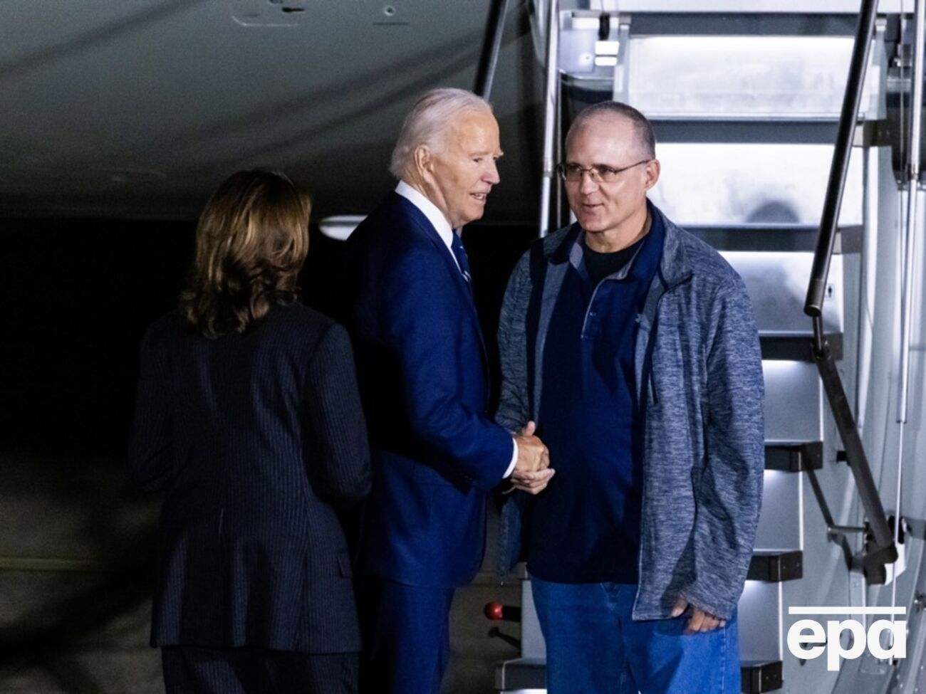 Байден встретил обменянных граждан США