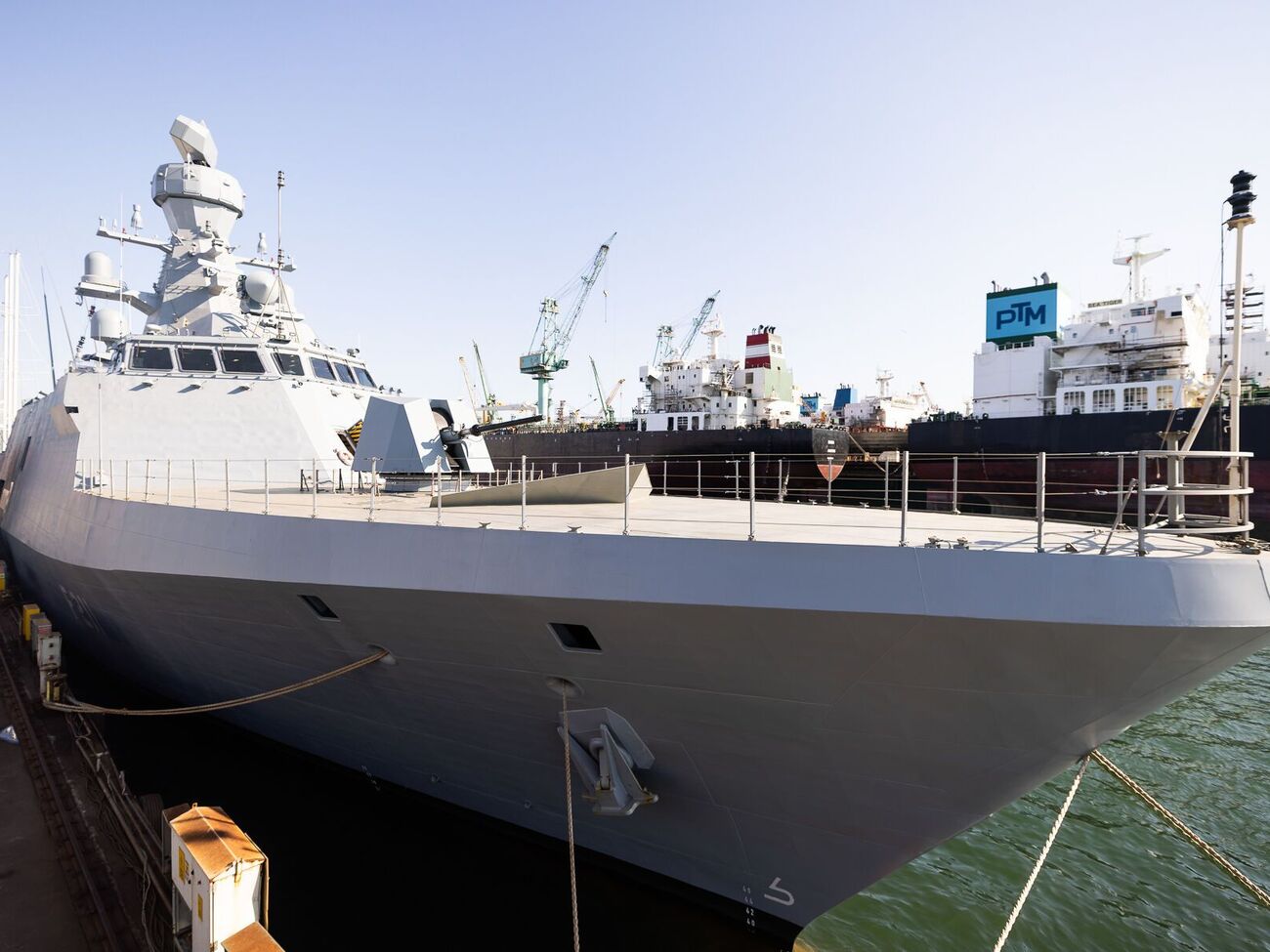 Жена президента Украины приняла участие в церемонии спуска корвета на воду