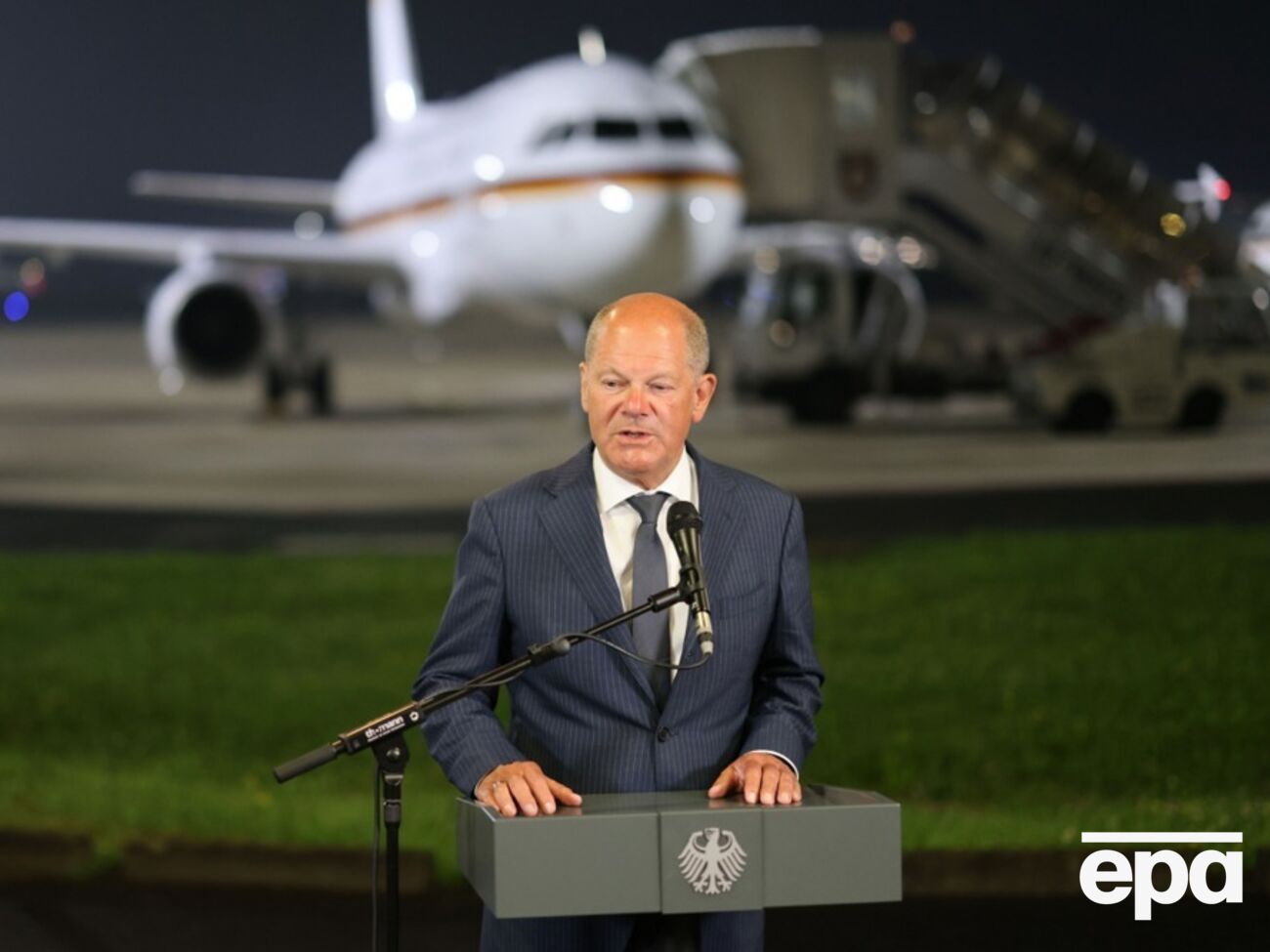 Шольц особисто зустрічав літак зі звільненими