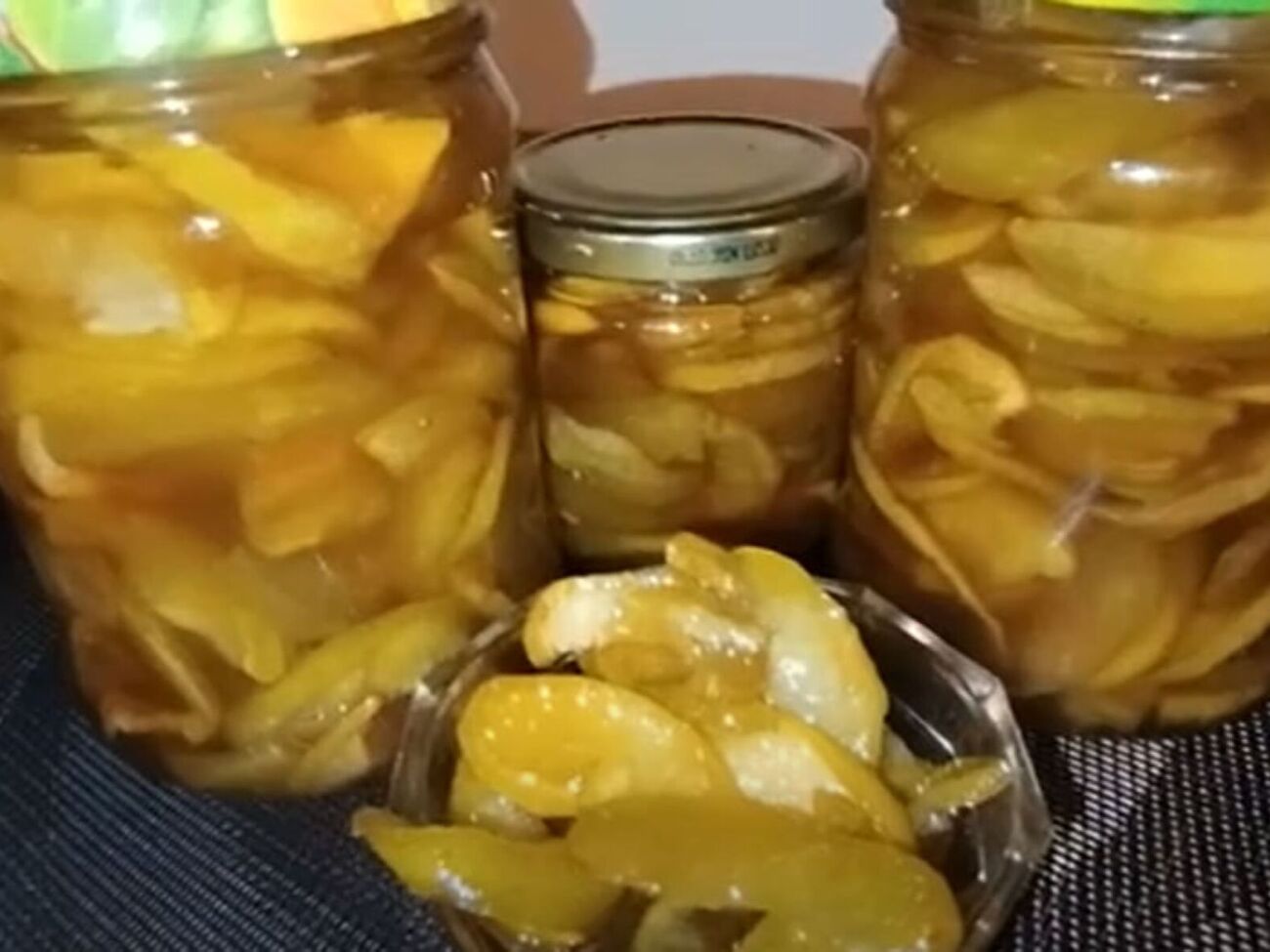 Перед третьим провариванием добавьте корицу или ванильный сахар