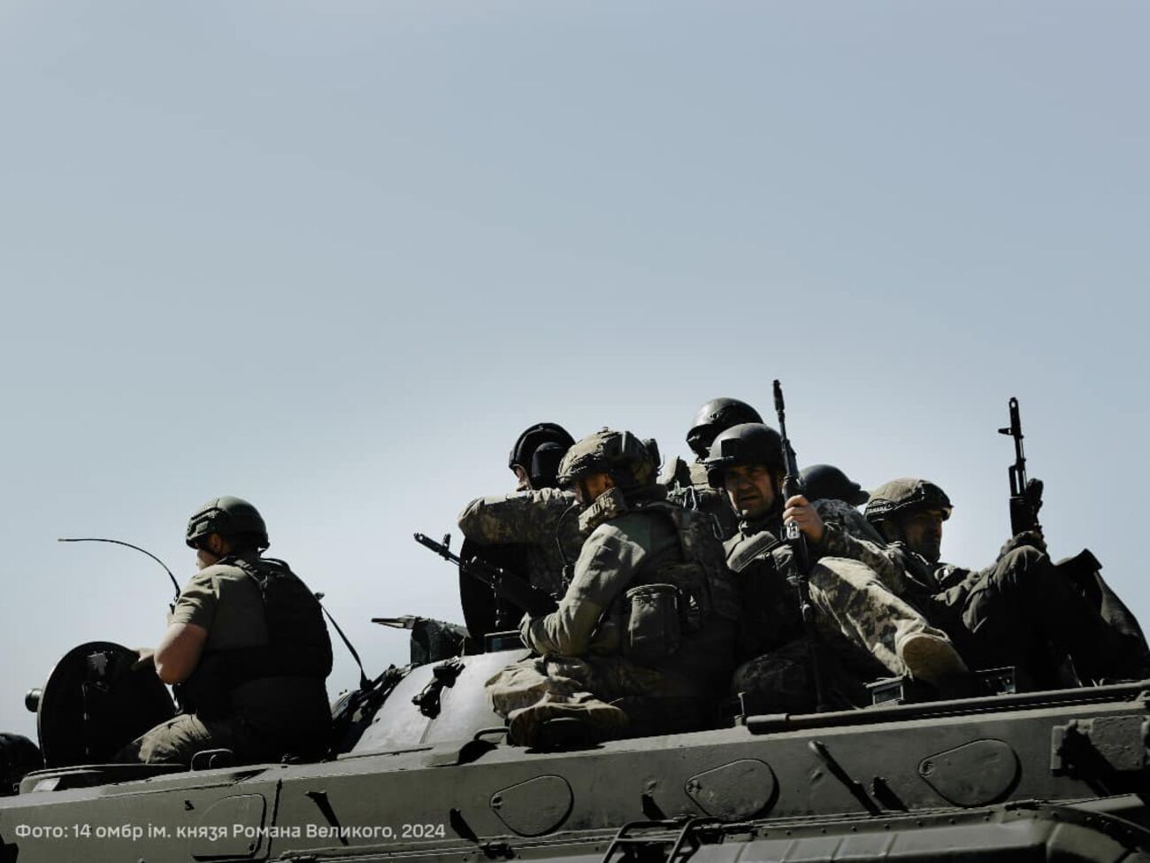 ВСУ отбивают попытки штурмов РФ на нескольких направлениях фронта