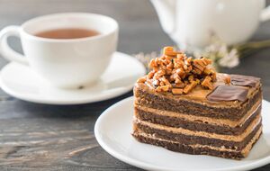 Коржи на торт "Ириска" пекутся 7–10 минут