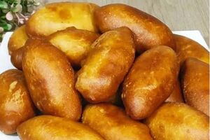 Обсмажте пиріжки з двох боків в олії на невеликому вогні