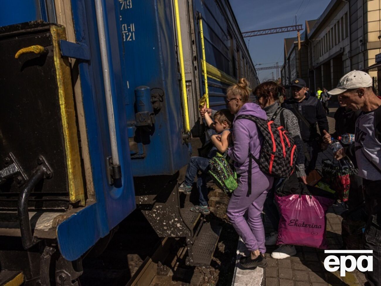 У Покровській громаді досі живе понад 53 тис. людей, зокрема 4 тис. дітей