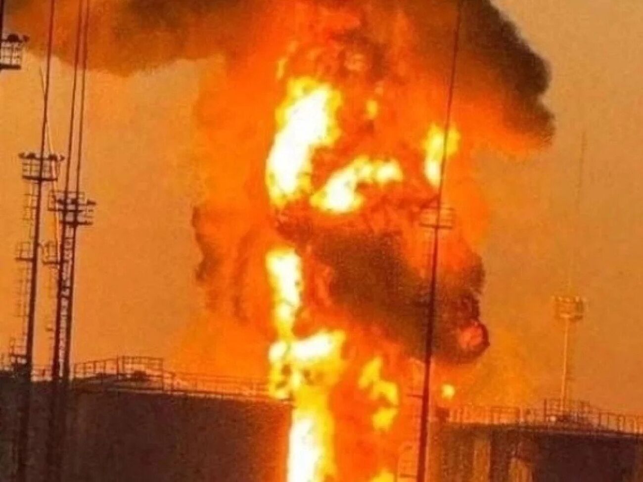 Паливна база загорілася після атаки БПЛА