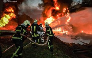 У Тернополі через удар росіян горить резервуар із паливом