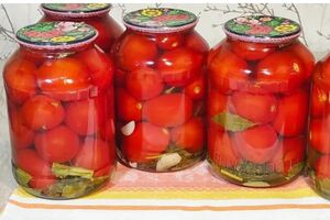 Для маринаду на 1 л води треба взяти 80 г цукру, 1 ст. л. солі без гірки і 30 мл оцту