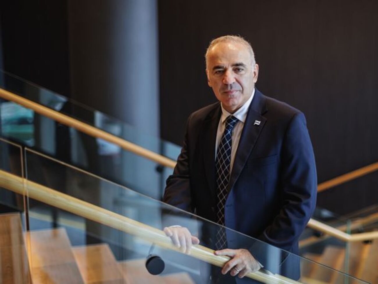 Шольц має скасувати заплановане скорочення допомоги Україні й дати ракети TAURUS, які знищать Керченський міст