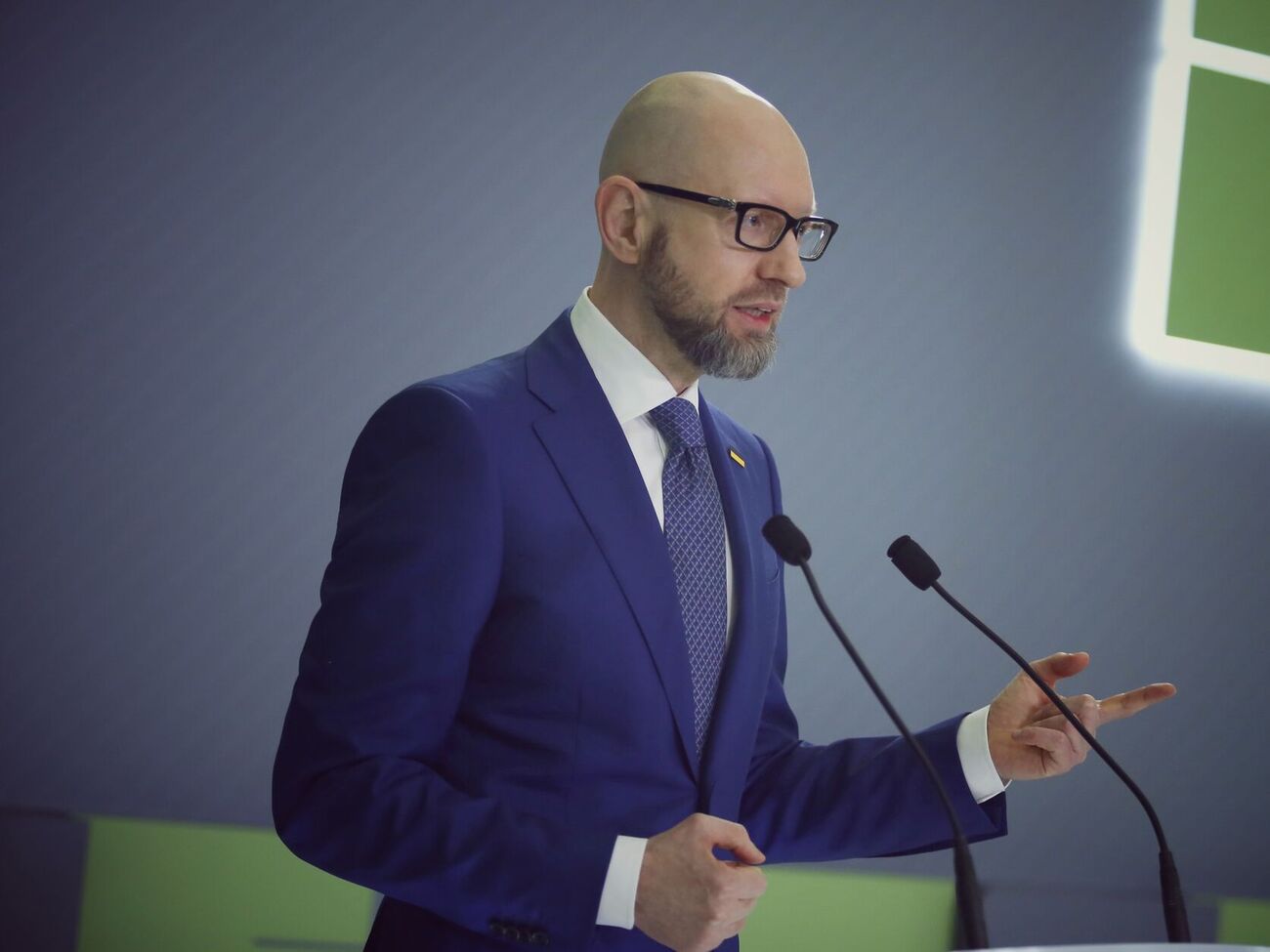 УПЦ по своей сути – это филиал российских спецслужб, отметил Яценюк