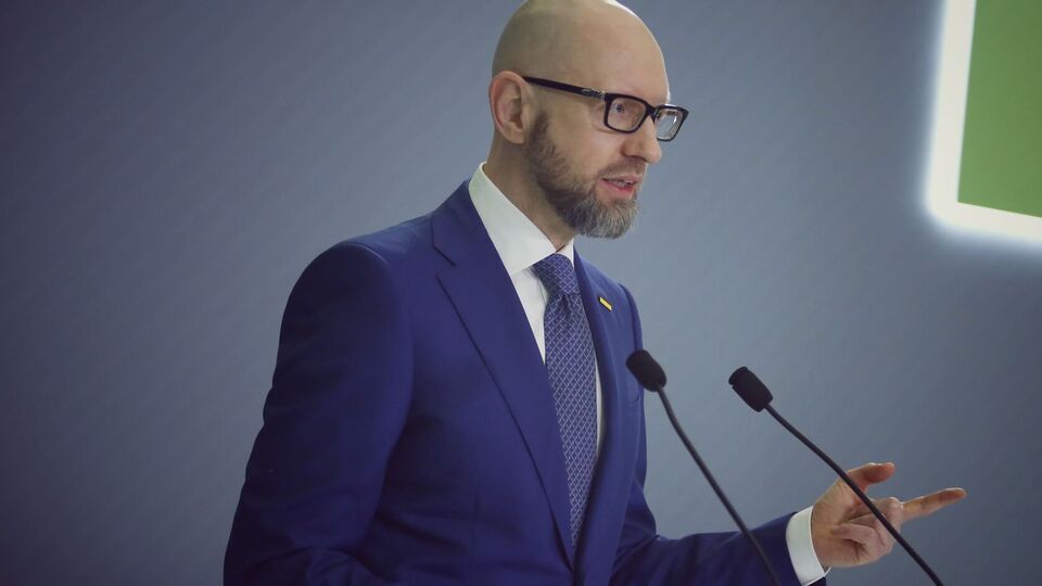 УПЦ за своєю суттю – це філіал російських спецслужб, зазначив Яценюк