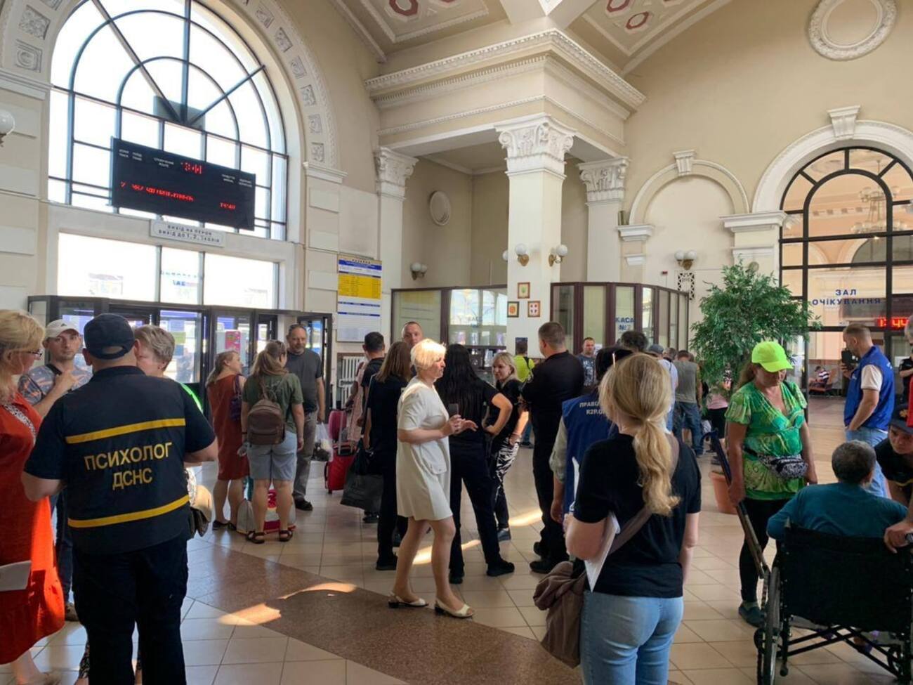 Виїзд дітей буде організовано з батьками або іншими законними представниками