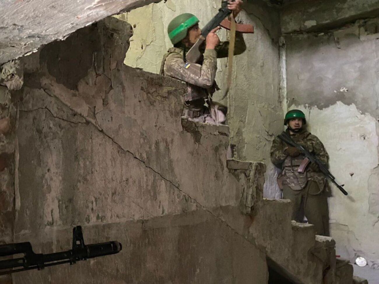 ВСУ не штурмуют завод, чтобы избежать лишних потерь