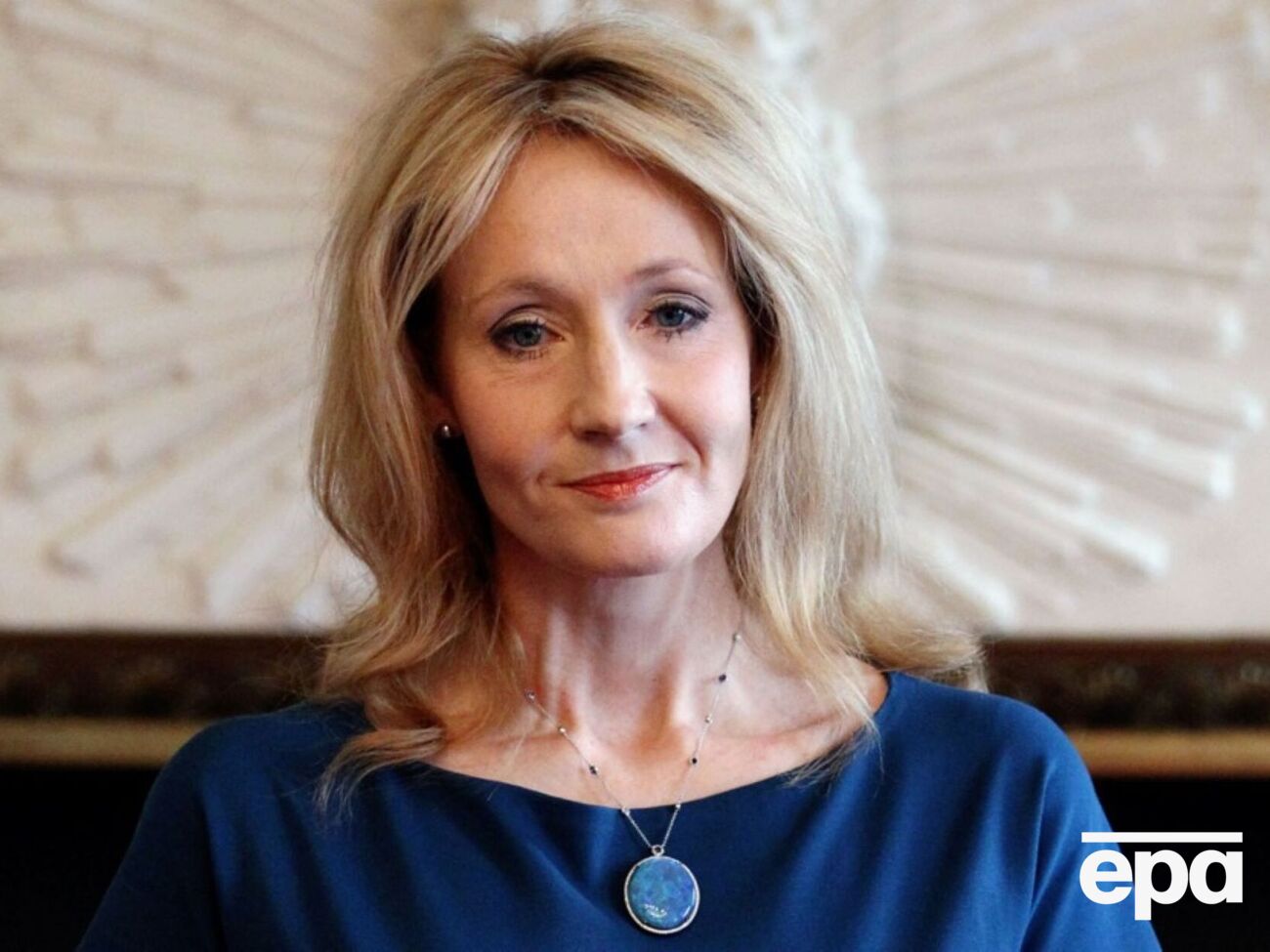 Роулінг лише 7 серпня опублікувала або перепостила 18 публікацій