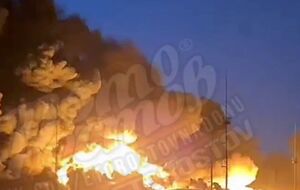 У Пролетарську четверту добу поспіль горить нафтобаза Росрезерву