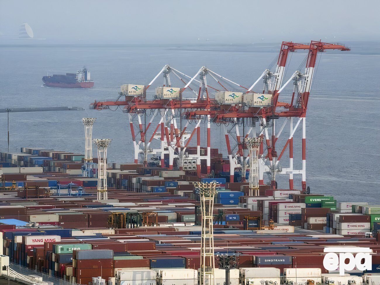 Товарооборот России и ЕС впервые с 1999 года опустился ниже €5 млрд