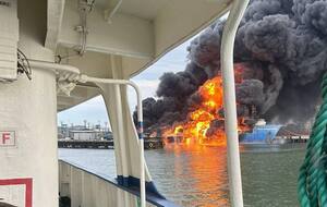 Для тушения парома собирались использовать пожарный поезд, но он не понадобился