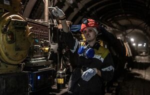 Від початку повномасштабного вторгнення Росії в Україну вже 130 жінок почали працювати під землею в шахті в Павлограді