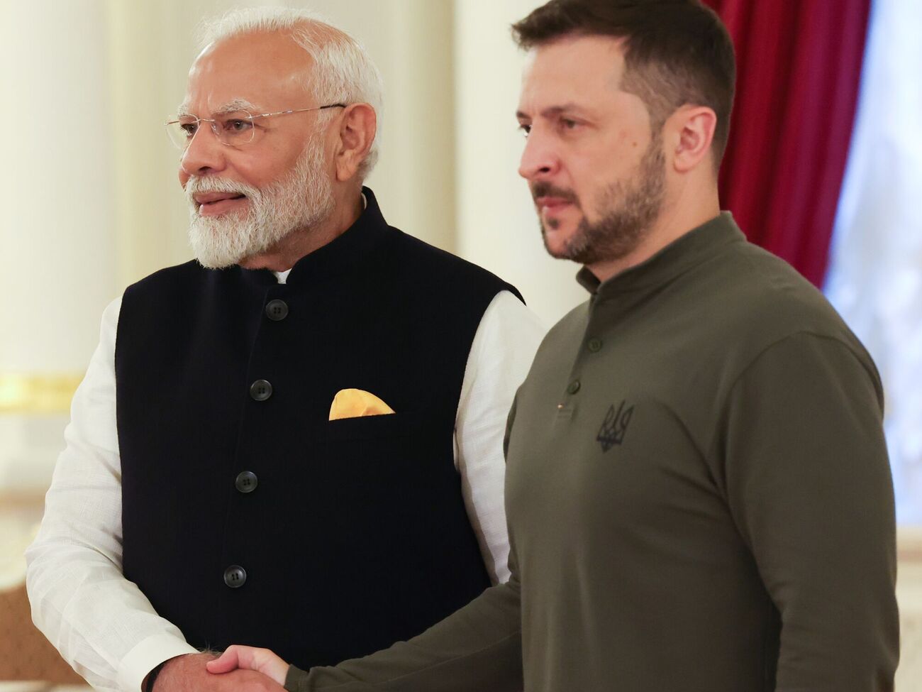 Индия держалась "подальше от войны", но это не означало, что она была "равнодушным наблюдателем", отметил Моди на встрече с Зеленским