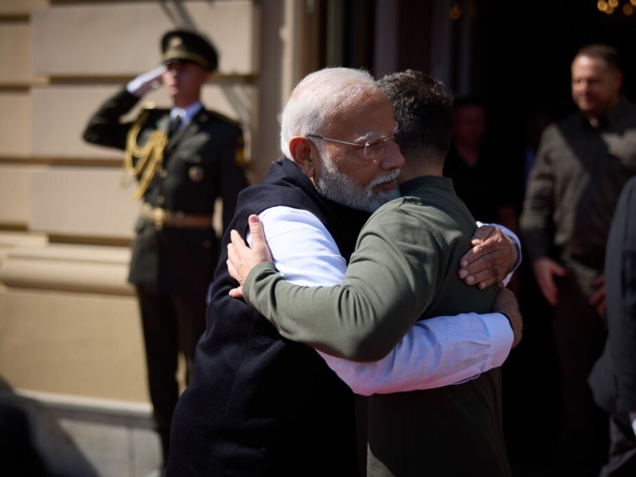 Моди поблагодарил Зеленского за гостеприимство, предоставленное ему во время визита в Киев, говорится в совместном заявлении Индии и Украины
