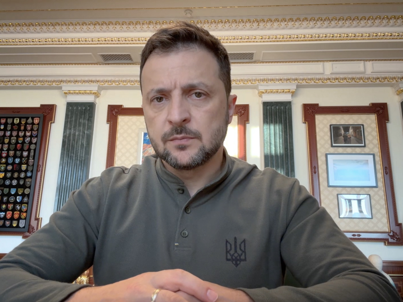 Фронт воюет снарядами и техникой, а не словами "завтра" или "скоро", отметил Зеленский