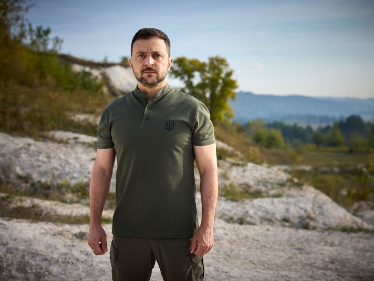 Зеленский: Не будет больной дед с Красной площади, постоянно угрожающий всем красной кнопкой, диктовать нам какие-то свои красные линии