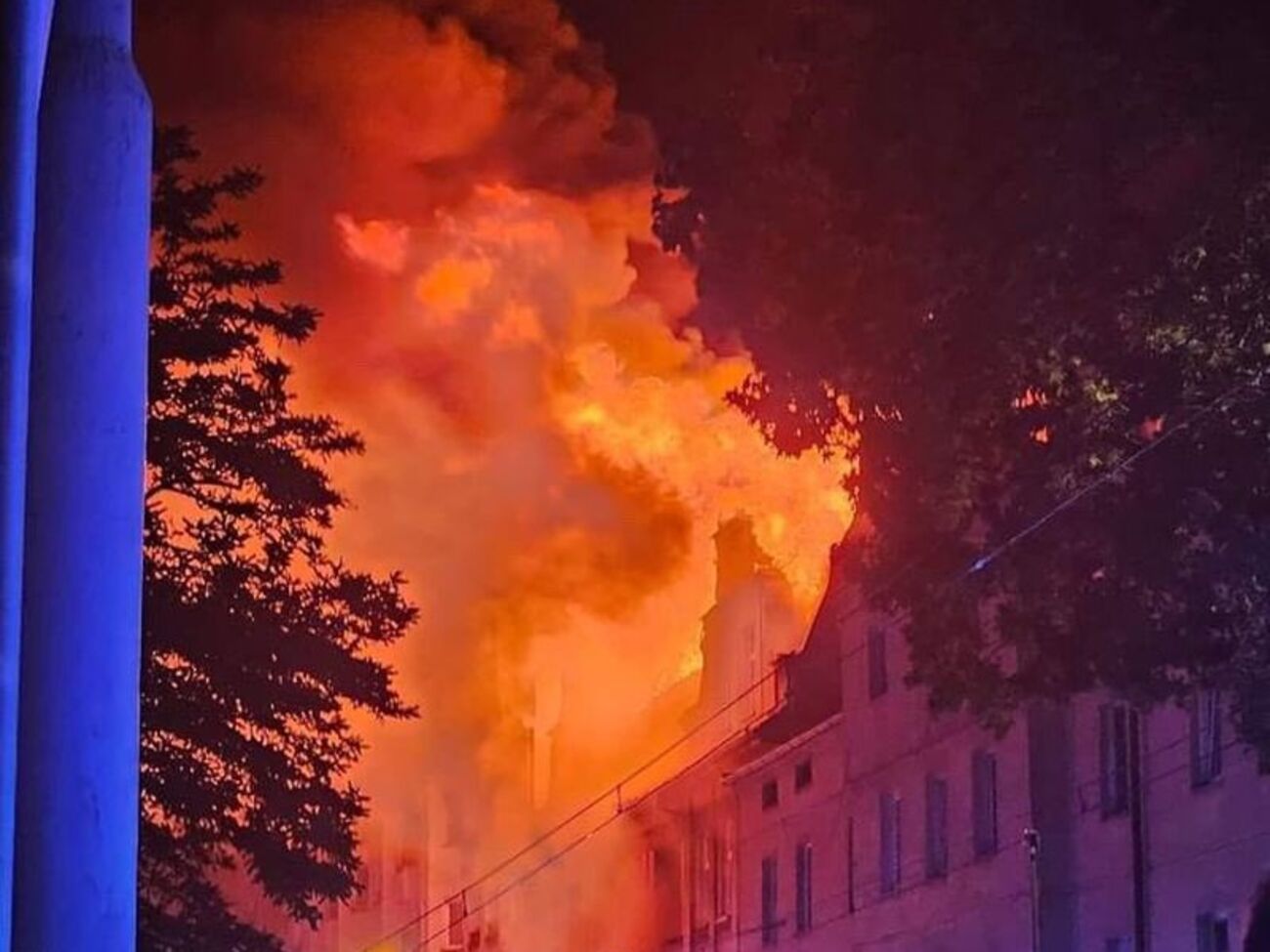 При тушении огня погибли двое пожарных