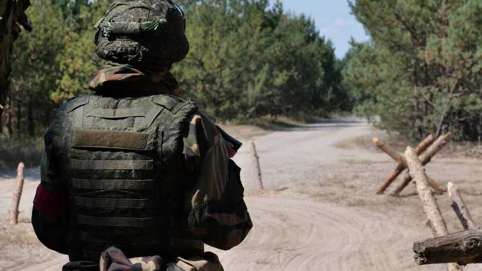 Группировка белорусских войск, сконцентрированная у границы с Украиной, составляет около 1100 человек личного состава, отметили в проекте "Беларускі Гаюн"