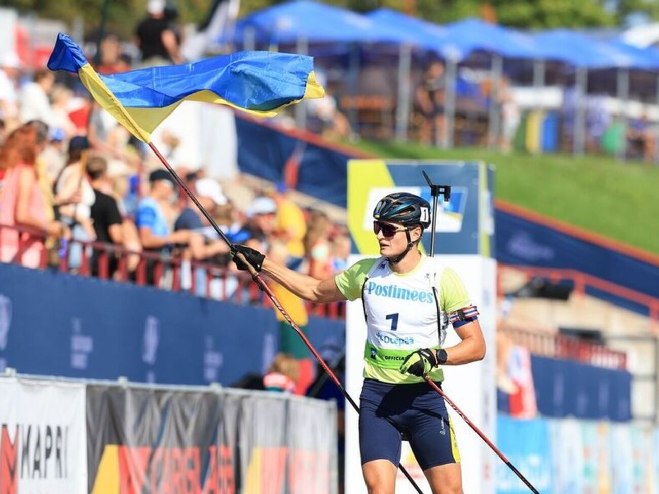 Мандзин пересек финиш с флагом Украины