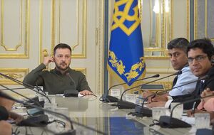 Путин – "просто вор, который угрожает и ядерным оружием", сказал Зеленский в интервью индийским СМИ