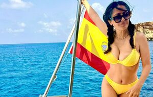 Гаєк народилася 2 вересня 1966 року в Мексиці