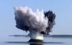 Ракета попала недалеко от берега