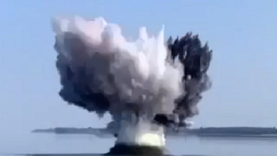 Ракета попала недалеко от берега