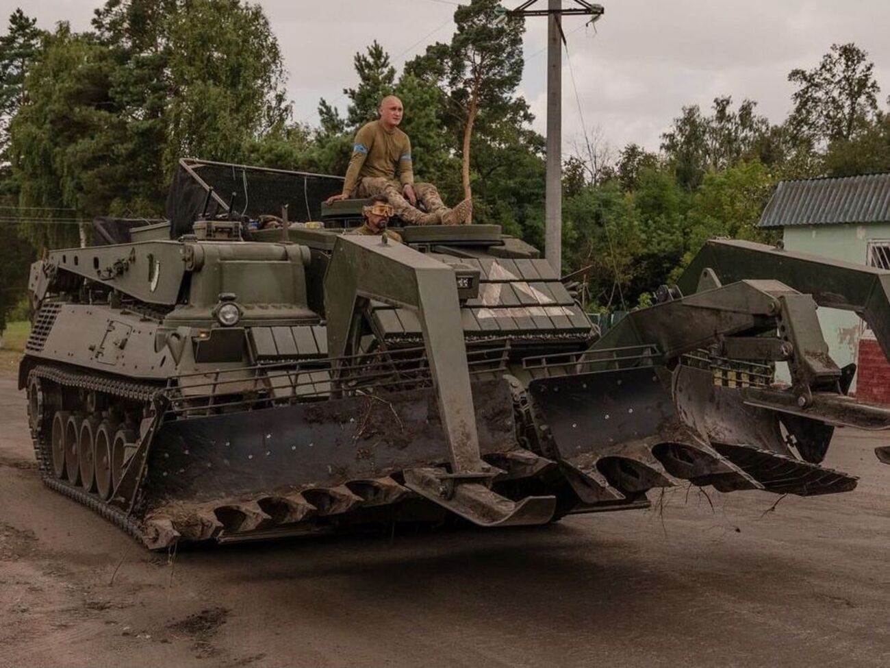 Воїни бригади забезпечували проходження підрозділів, які наступали, углиб оборони росіян у Курській області, зазначили в 49-й ІШБр