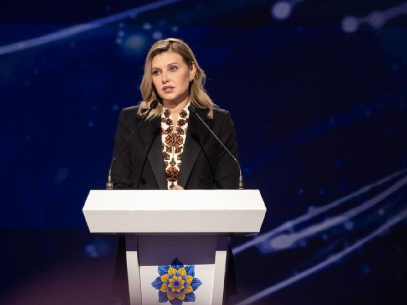 Зеленская призналась, что получила от Баффетта в подарок туристические ботинки