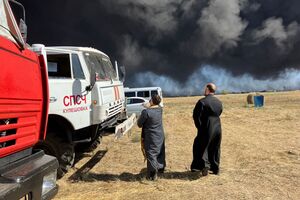 На тушение нефтебазы 21 и 24 августа приезжали священики РПЦ: "совершали молебен" и освящали пожарную технику. Об "эффективности" таких мер они не отчитались