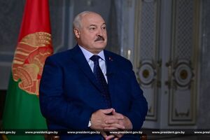Лукашенко: Нам сейчас советуют, подбрасывают со стороны: "Давай здесь отступи, там освободи"