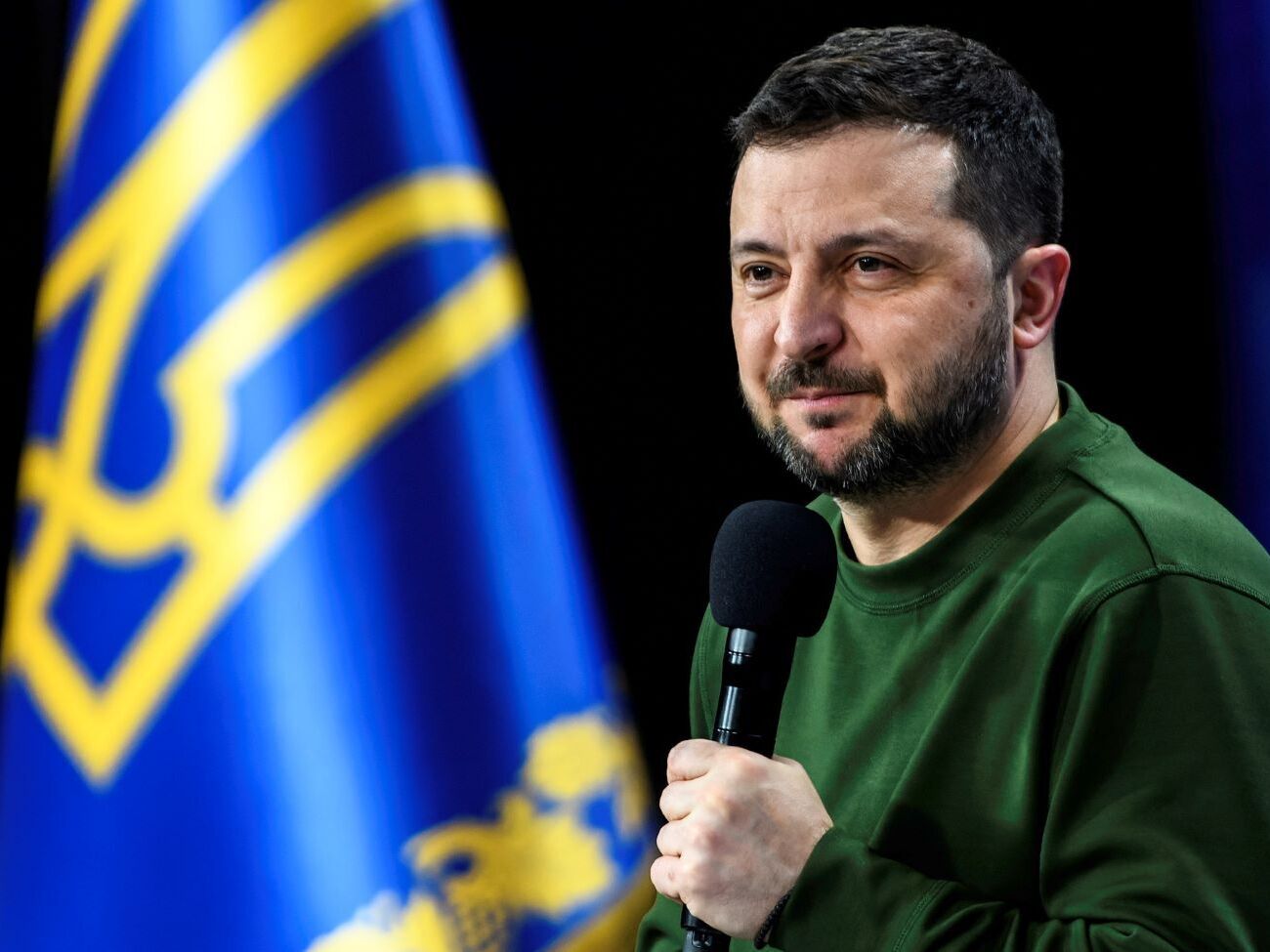 Президент зазначив, що владі країн, у яких перебувають біженці, "політично невигідно" заявити про відправлення українців додому